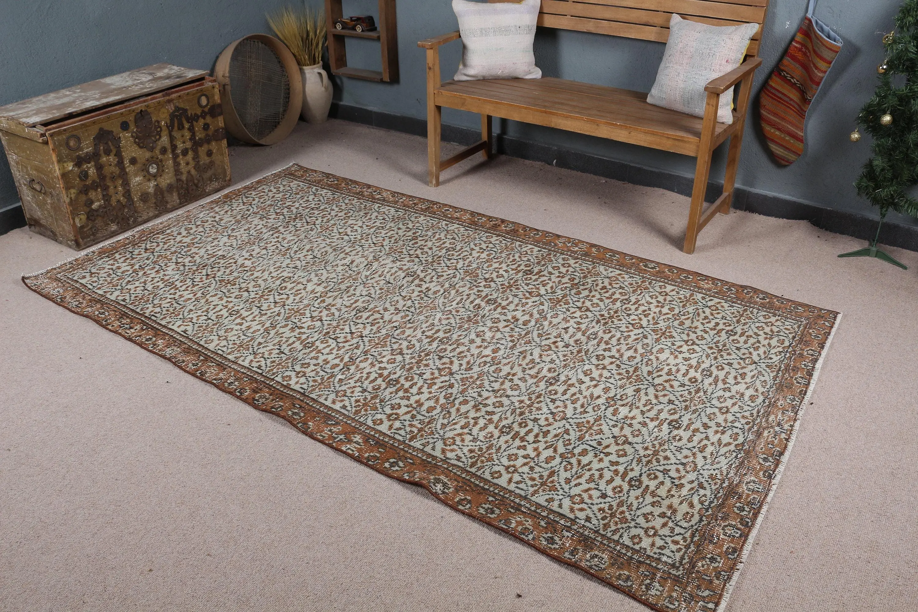 Turkish Vintage Rug 4.7x8.2 ft (142x251 cm), Brown White Moroccan Rug - 1