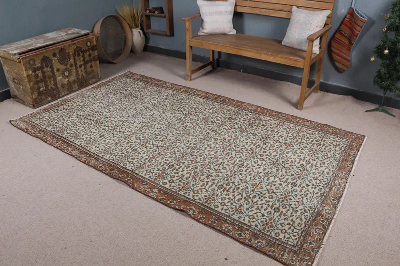 Brown Moroccan Rug, 4,7x8,2 ft with Green Accents