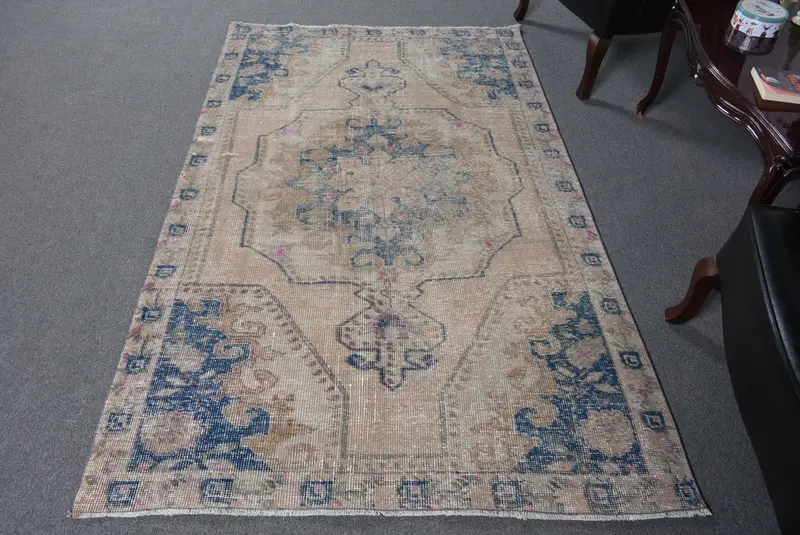Elegant Bej & Mavi Halı, 127x208 cm Şık Yaşam Alanı
