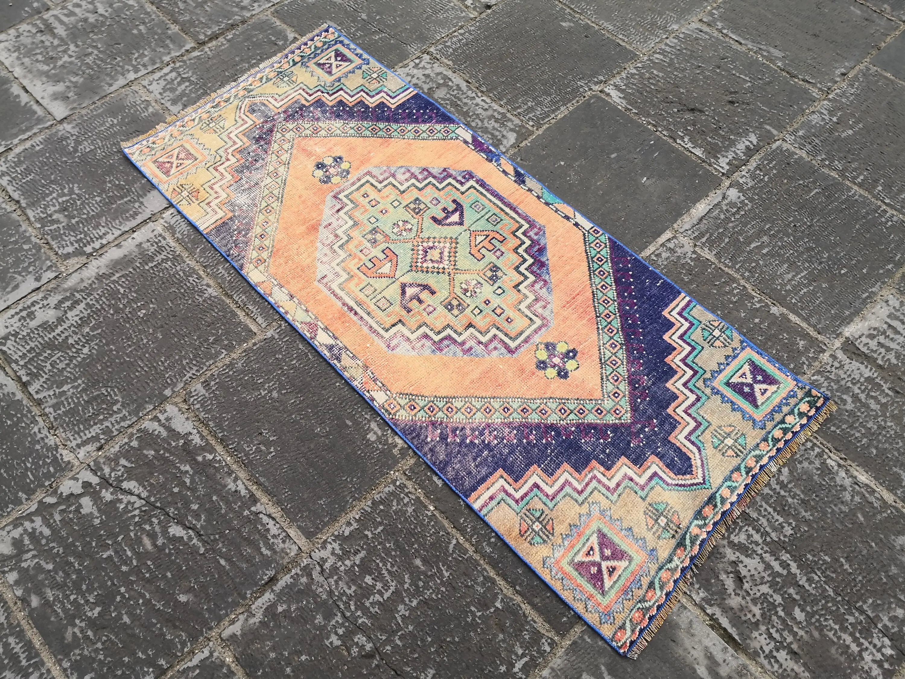 2,1x5 ft kleiner türkischer Vintage Teppich, blauer Orientteppich - 1