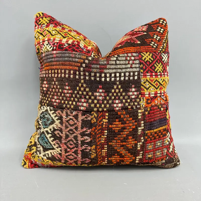 Almohada de tiro patchwork rojo y amarillo, cojín bordado hecho a mano