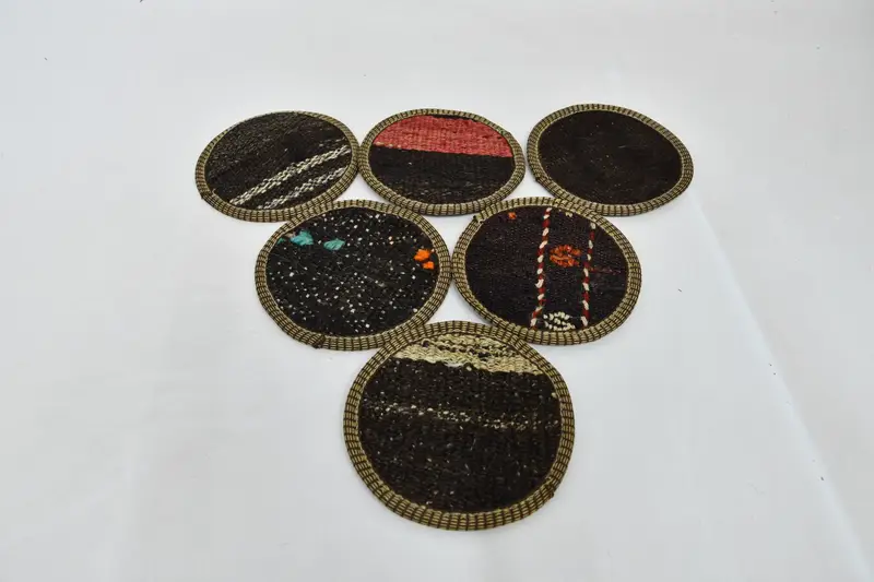 Elegantes posavasos a rayas marrones y beige, posavasos redondos premium