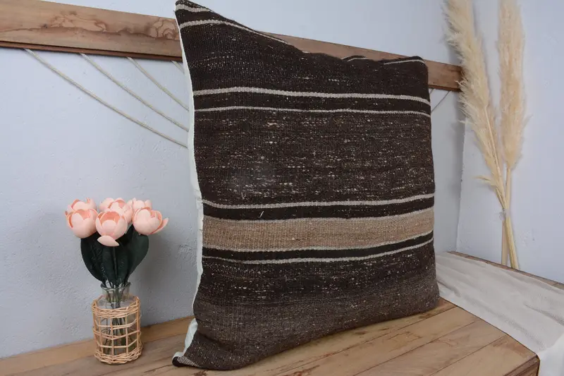 Almohada de lanzamiento de patchwork marrón y blanco, cojín bordado vintage