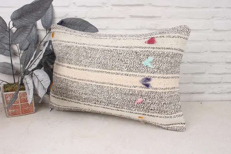 Vintage Kilim Throw Pillow, Vintage Pillow, 16x24 White Pillow Sham, Retro Pillow, Aesthetic Pillow Case, Cushion Case, Home Decor Pillow - 4