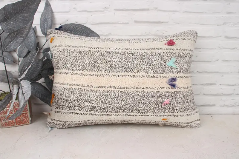 Vintage Kilim Throw Pillow, Vintage Pillow, 16x24 White Pillow Sham, Retro Pillow, Aesthetic Pillow Case, Cushion Case, Home Decor Pillow - 1