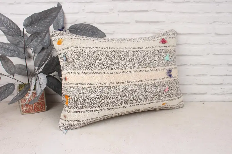 Vintage Kilim Throw Pillow, Vintage Pillow, 16x24 White Pillow Sham, Retro Pillow, Aesthetic Pillow Case, Cushion Case, Home Decor Pillow - 3
