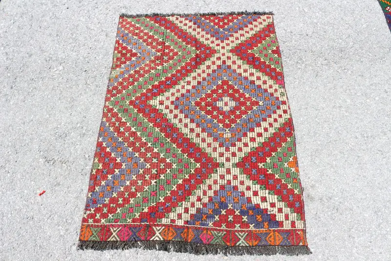 2,8x4 ft Vintage Kelim Teppich, rot gepunkteter türkischer Wollteppich - 1