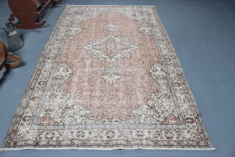 Großer Vintage-Teppich, 5,3 x 9,2 Fuß großer türkischer Teppich, roter Oushak-Wollteppich - 1