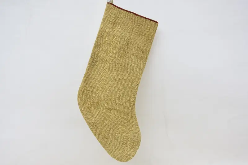 Medias navideñas beige elegantes, medias con estampado de adornos festivos