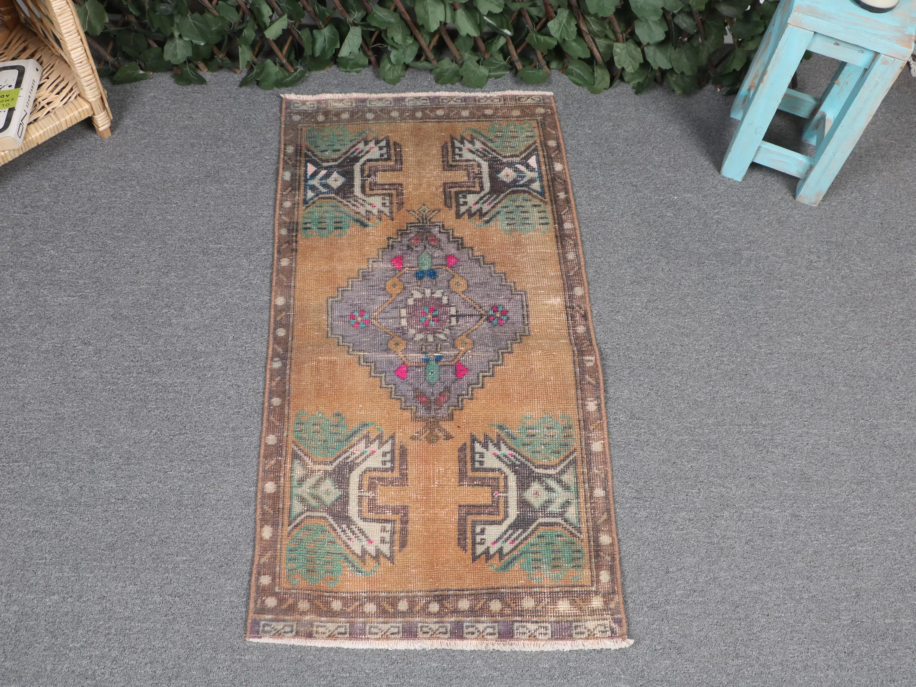 1.6x3.3 ft Rug, Vintage Turkish Small Rug, Brown Wool Rug - 1