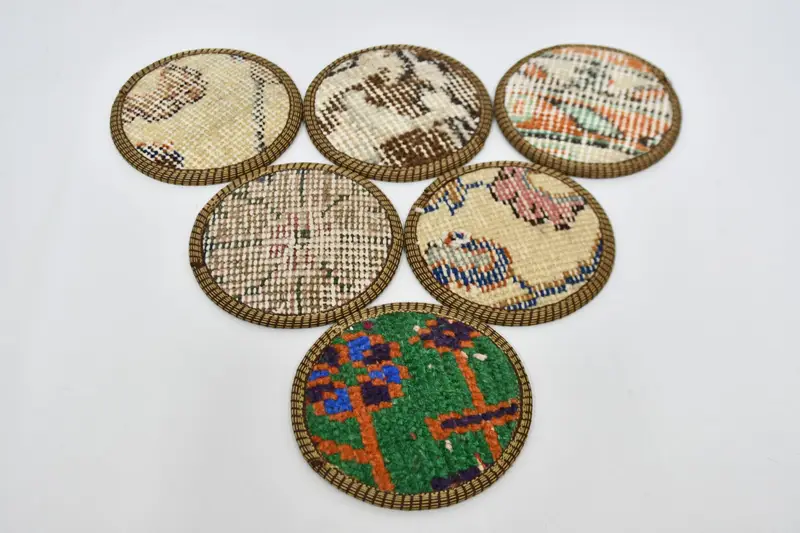 ボヘミアンラウンドコースターセット、ベージュとグリーンの織りコースター