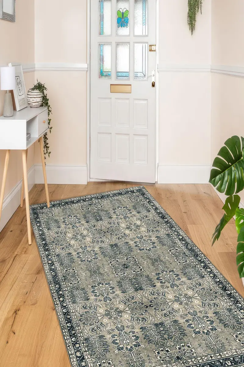 エレガントなプリントラグ：モダンなデザイン、柔らかい生地、独特の質感。