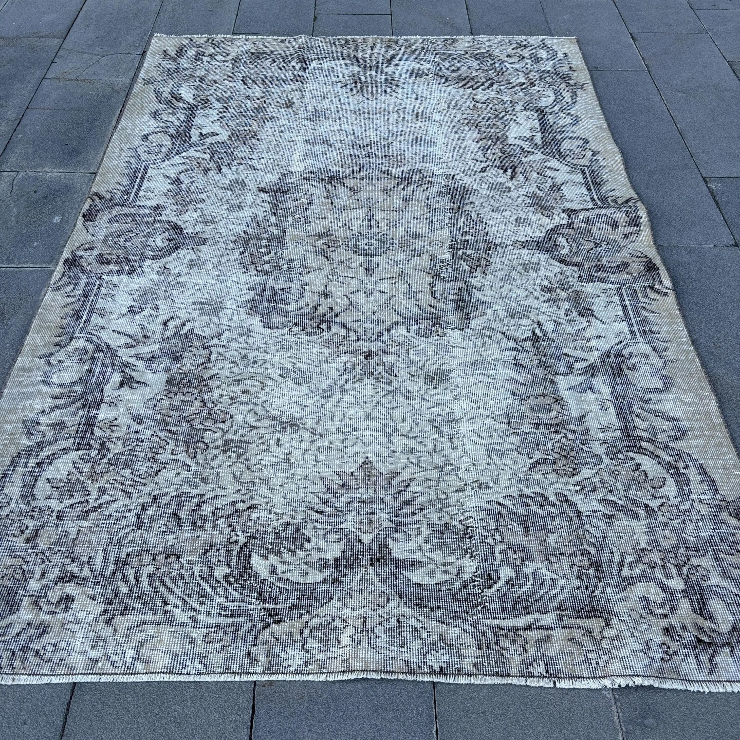 5.2x7.7 ft Vintage Türk Halısı, Büyük Halı, Gri Çiçekli Halı - 1