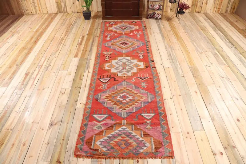 Vintage Türk Halısı 3,4x11,4 ft (105x346 cm), Kilim Kırmızı Yün Halı - 1