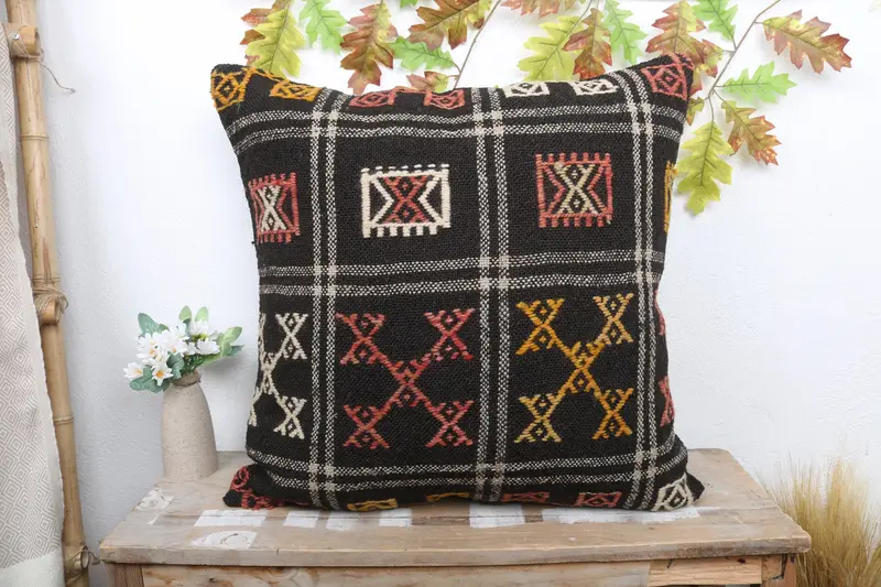 Nakışlı Kahverengi & Kırmızı Yastık, 24x24 Geometrik Kırlent