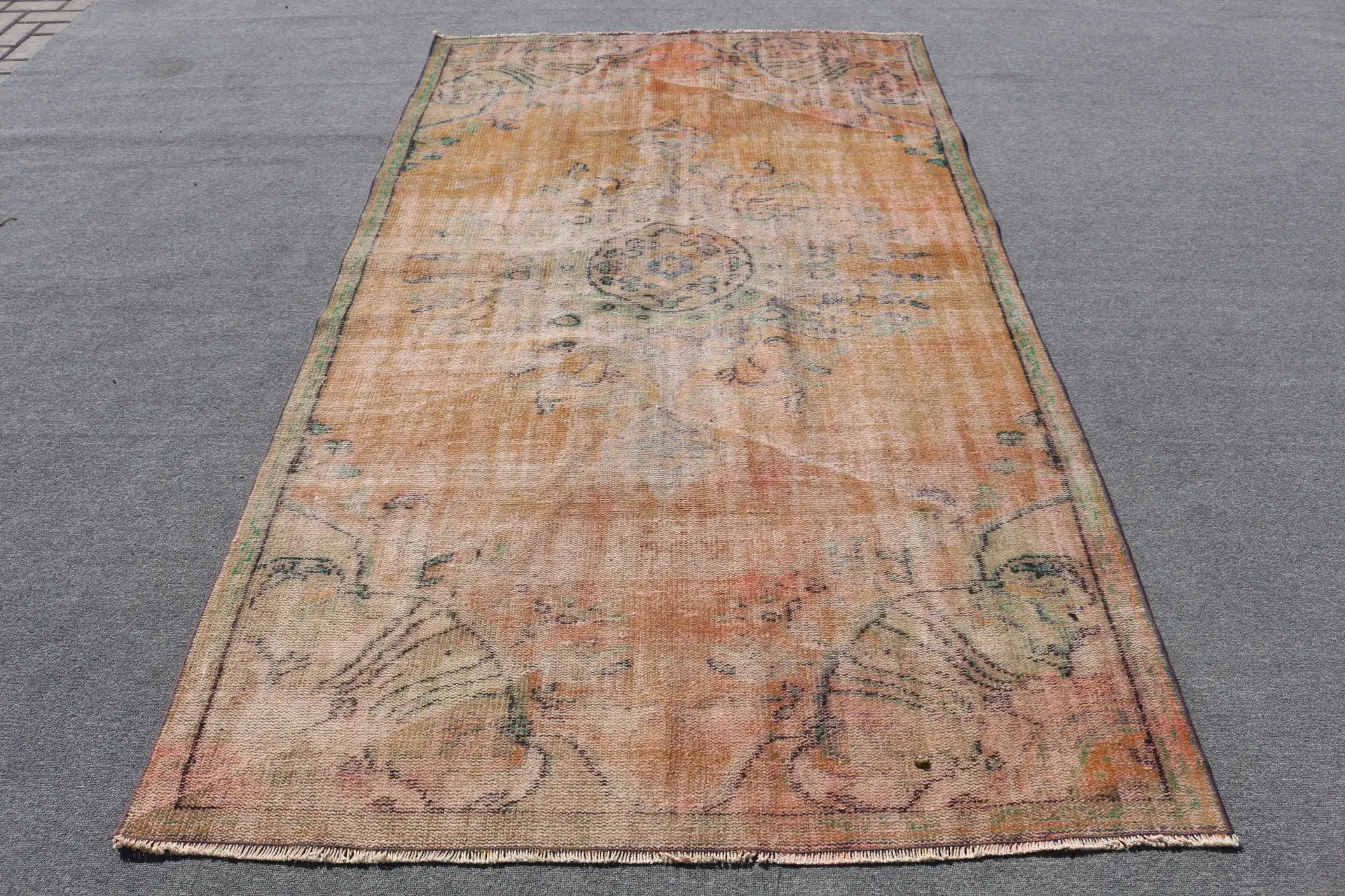 4,8 x 8,5 Fuß großer Vintage-Teppich, braun-orangefarbener türkischer orientalischer Wollteppich - 1