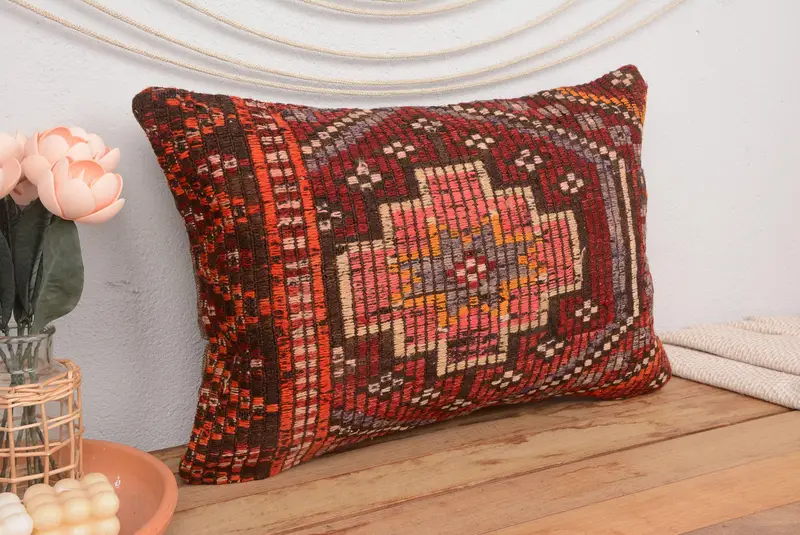Gesticktes südwestliches Lendenkissen, handgemachtes rotes und orangefarbenes Wurfkissen