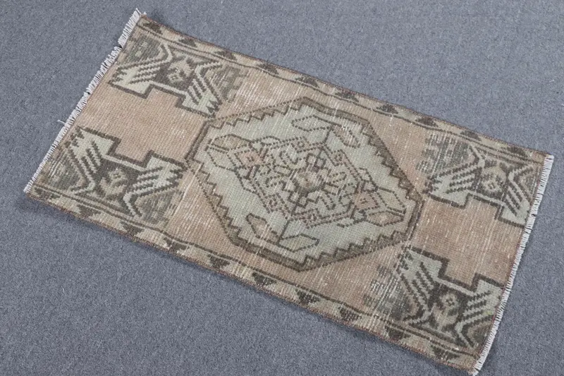 Green Southwestern Rug, 1.4x2.6 ft Elegant Decor