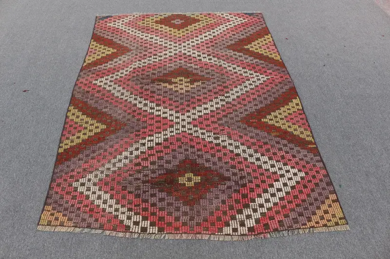 Roter abstrakter Teppich, 4,4 x 6,3 Fuß, lebendige gelbe Akzente