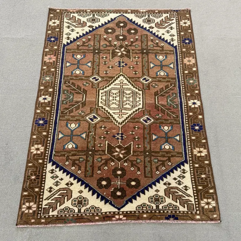 Vintage Turkish Rug, 2.7x4 ft Oushak Rug, Brown Bordered Wool Rug - 1