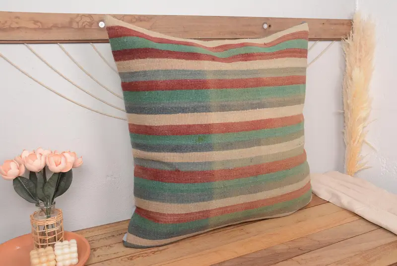 Yeşil & Kırmızı Çizgili Kırlent, Vintage İşlemeli Kırlent