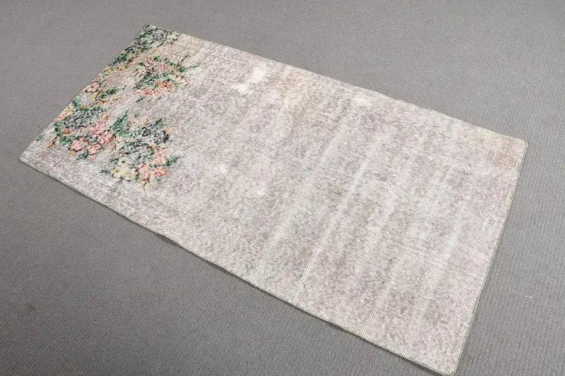 2.8x5.4 ft Accent Turkish Rug, Gray Vintage Rug - 1
