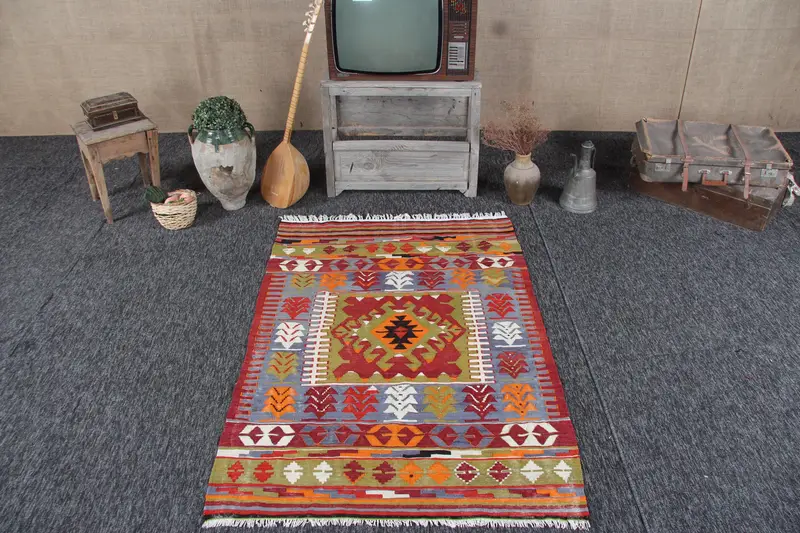 Türk Vintage Halısı, 3.8x5.6 ft Oushak Halısı, Kırmızı Vurgulu Bitkiler ve Ağaçlar Halısı - 1