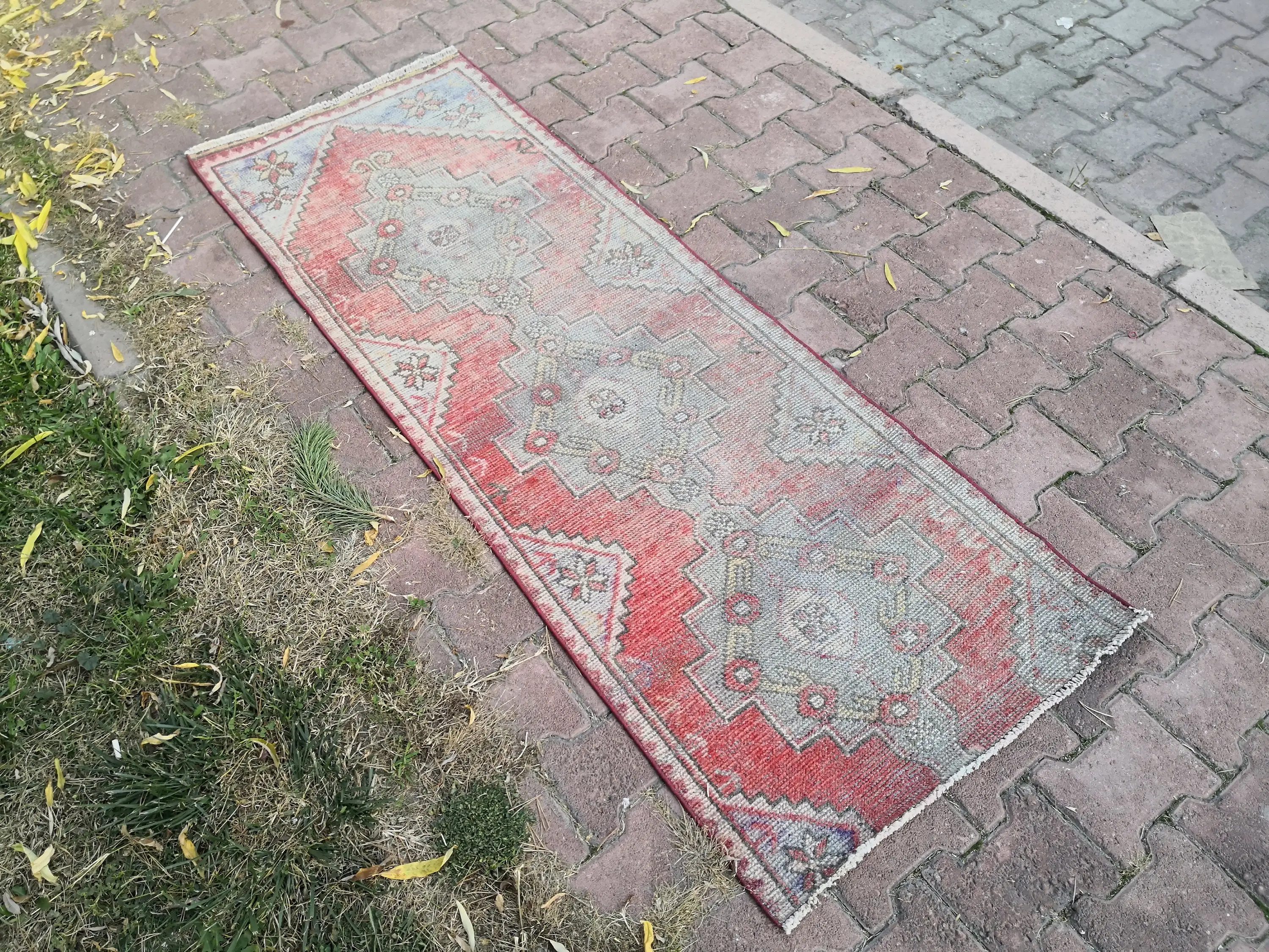 Vintage Teppich, 2,2x6,2 ft türkischer Teppich, rotgrauer Orientteppich - 1