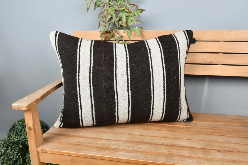 Toss Pillow Case, Retro Cushion Cover, Vintage Pillow, Cushion Cover, Turkish Pillow, Boho Chic Pillow Sham, 20x28 White Cushion, Antique Pillows - 1