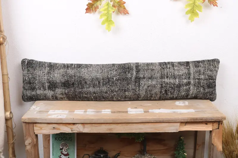 Handgefertigtes besticktes Kissen im Südwesten, Vintage-Kissen in Schwarz und Beige