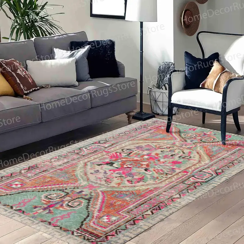 エレガントなプリントラグ：モダンな空間に適したカラフルで落ち着いた色あせたパターン