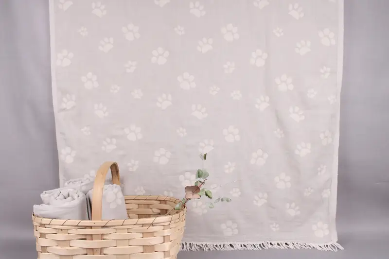 Bridesmaid Gift Light Gray Paw Design Bath Towel, 36x71 Inches