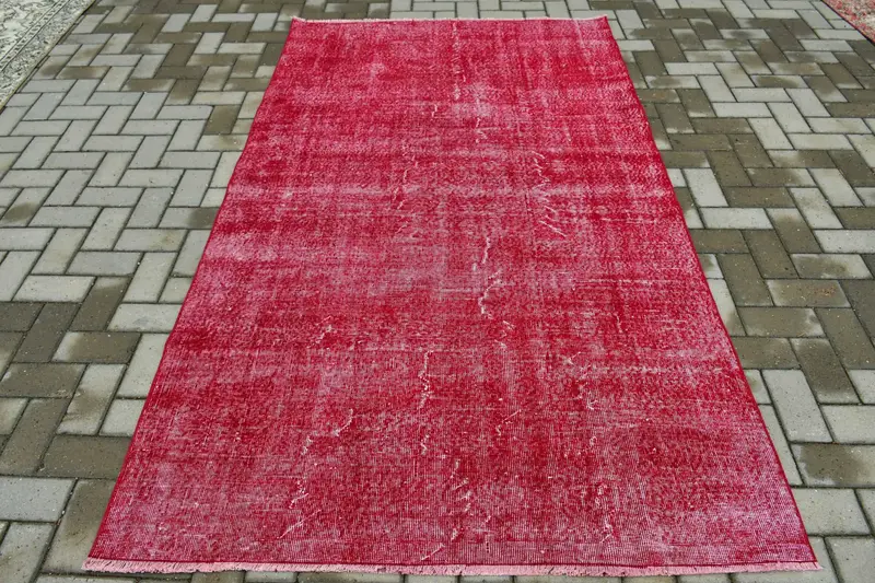 Vintage Türk Oushak Halısı 4.6x7.8 ft (140x238 cm), Kırmızı Hayvan Baskılı Yün Halı - 1