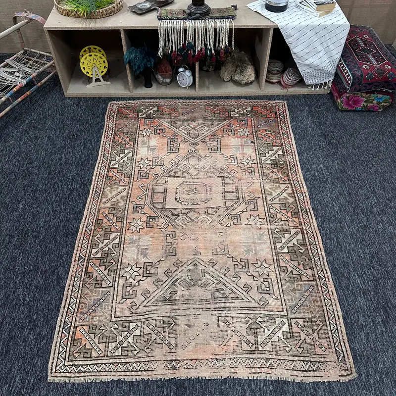 Vintage Turkish Rug 4.1x6.2 ft (125x189 cm), Kilim Brown Wool Rug - 1