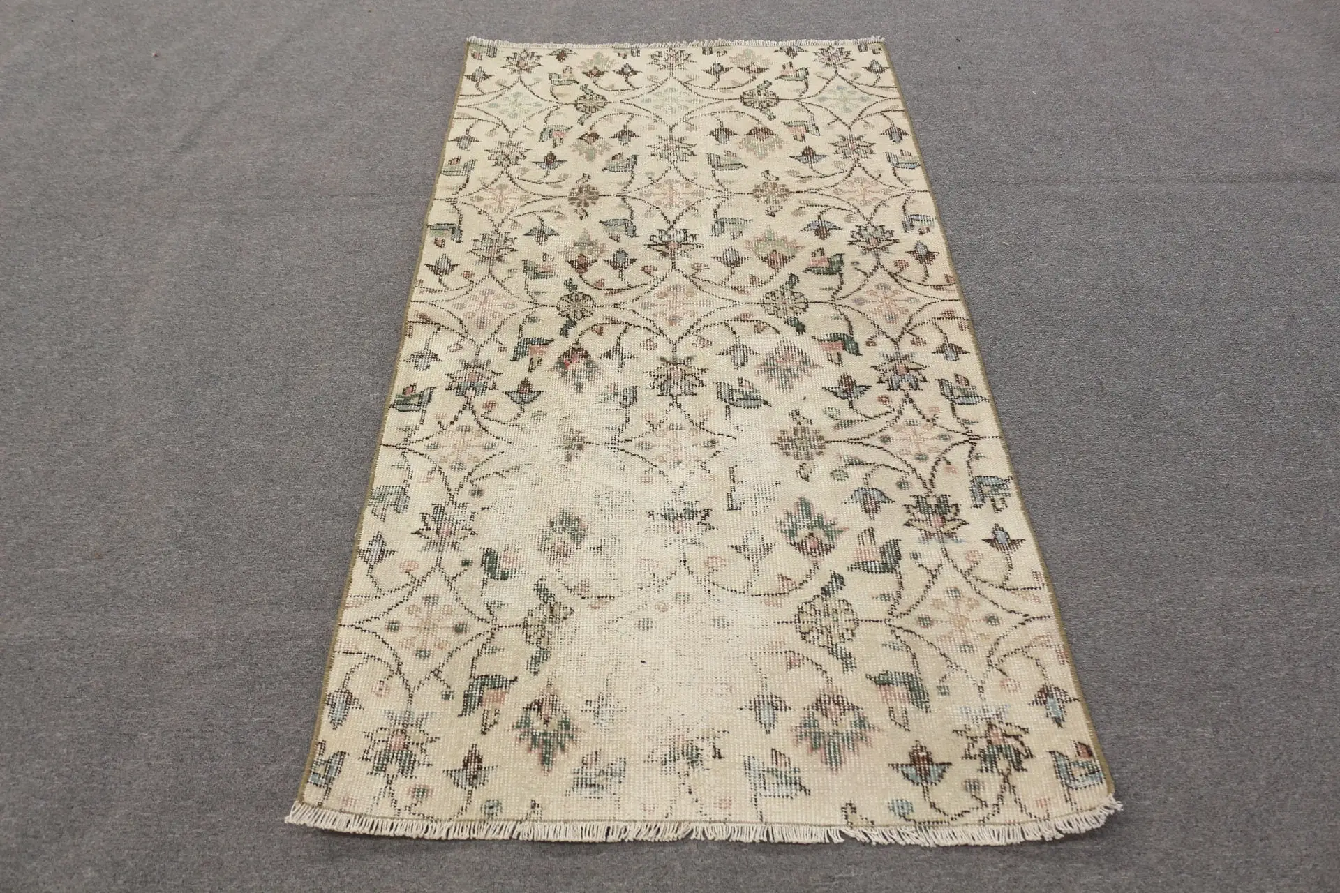3.2x5.7 ft Vintage Rug, Accent Turkish Rug, White Oriental Rug - 1