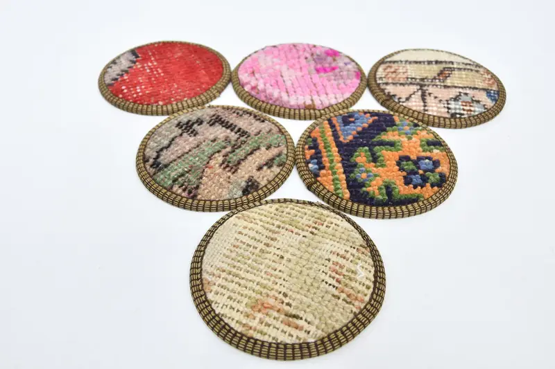 Posavasos redondos bohemios rojos y bronce, posavasos de mesa elegantes