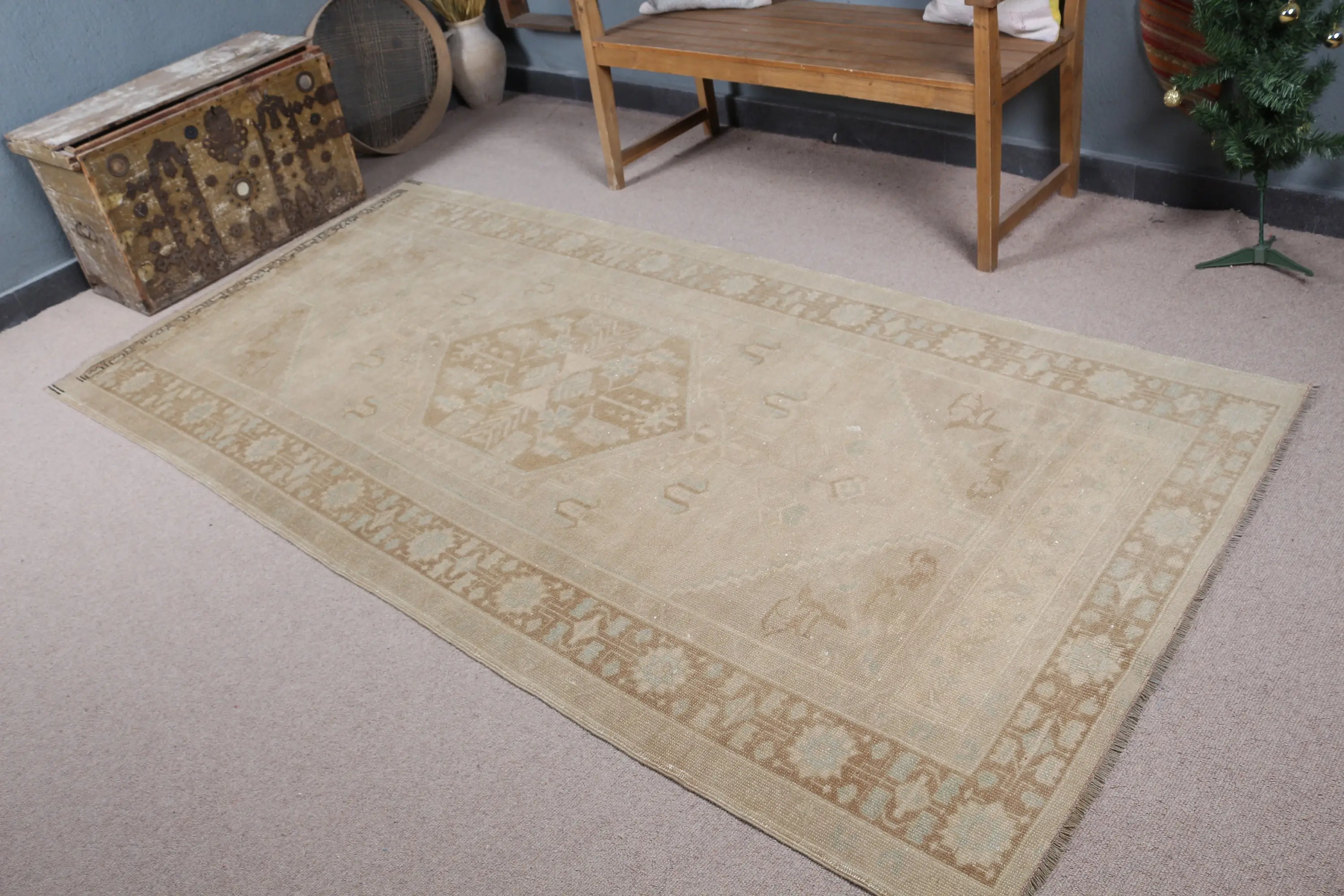 4,3 x 8,9 Fuß großer türkischer Vintage-Teppich, brauner Teppich aus südwestlicher Wolle - 1