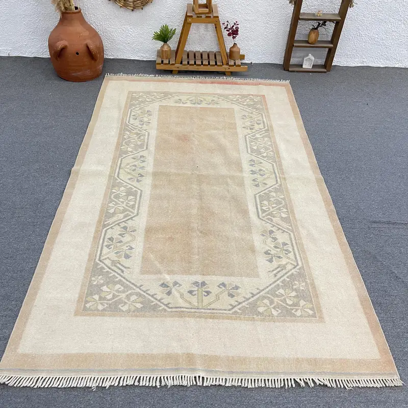 Eleganter beige-blauer Teppich, 5,1 x 8,3 Fuß orientalisches Design