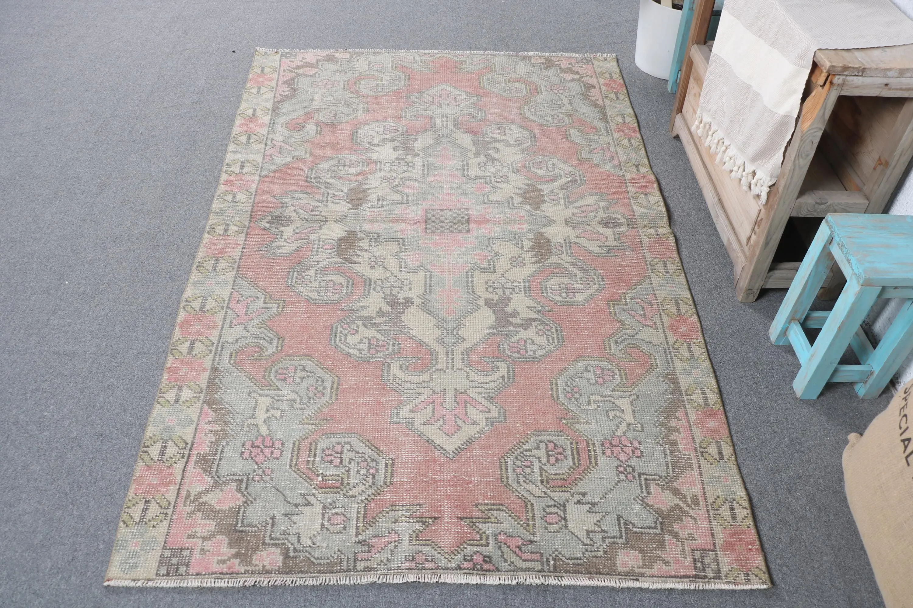 Vintage Turkish Rug, Area 3.9x6.4 ft (119x194 cm) Rug, Pink Check Wool Rug - 1