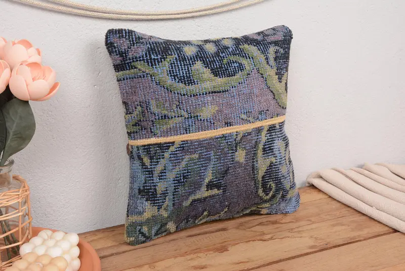 Besticktes Patchwork-Wurfkissen in Grün und Lila, handgefertigtes Vintage-Kissen