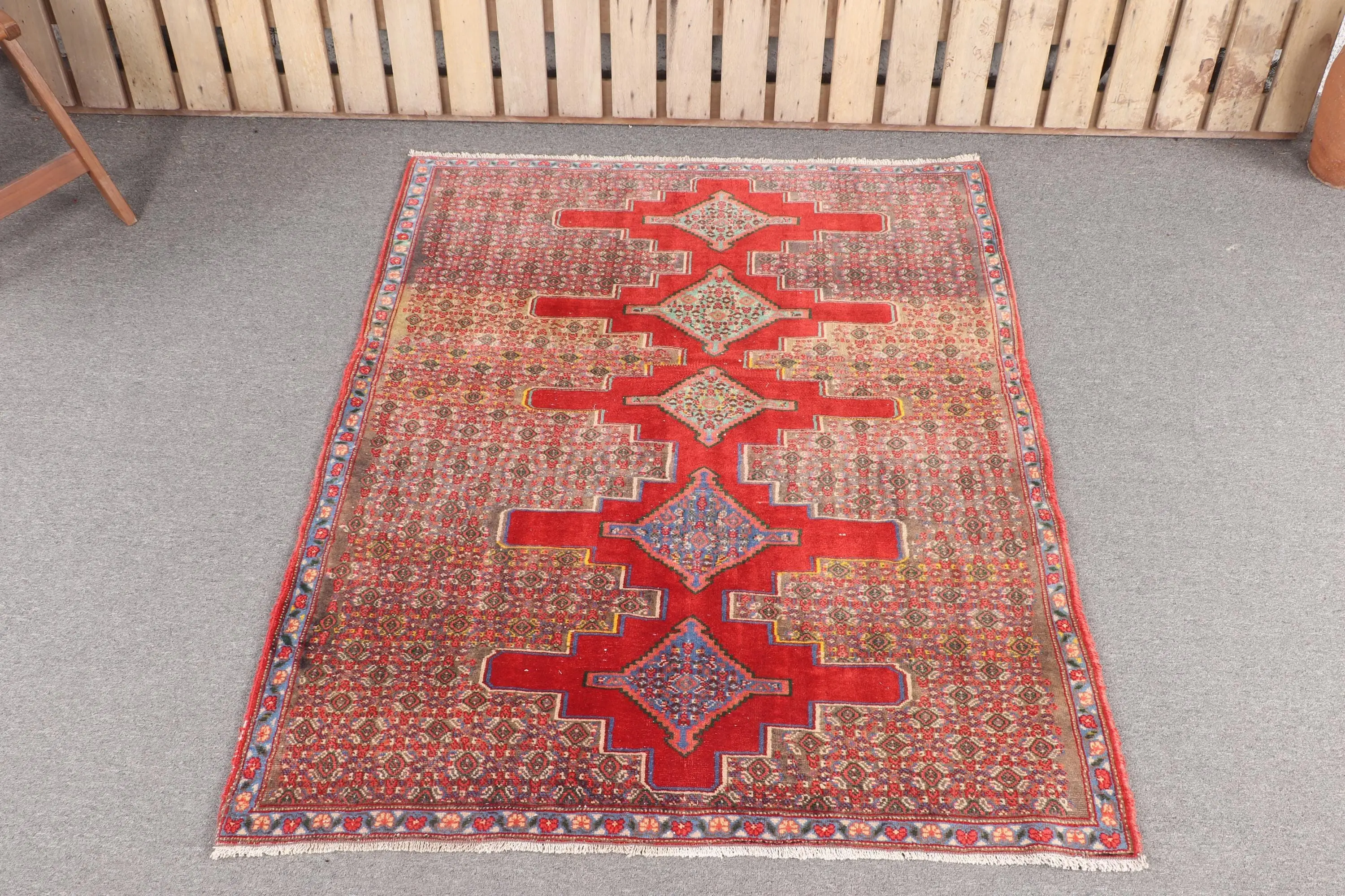 Türk Vintage Halısı 3,9x4,4 ft (120x134 cm), Kırmızı Mavi Güneybatı Halısı - 1