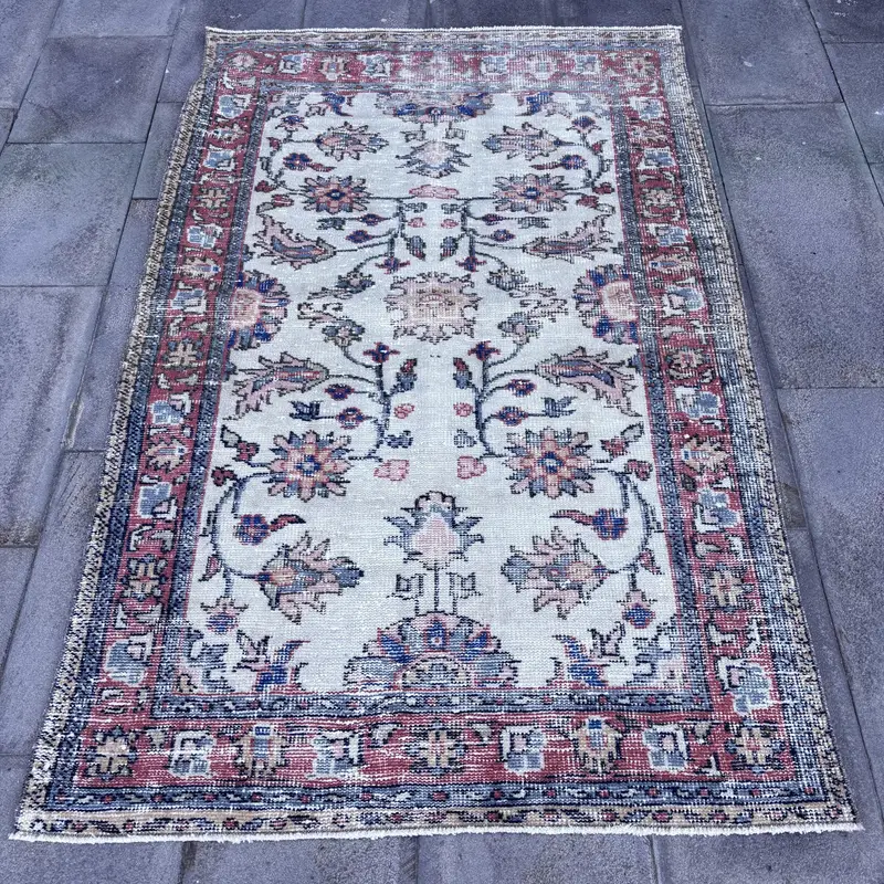 Elegant Bej & Mavi Hayvan Baskılı Halı, 110x174 cm