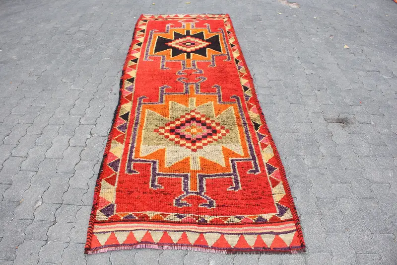 Türkischer Läuferteppich 3,3 x 9,6 Fuß (100 x 292 cm), Herki Red Solid Vintage Rug - 1
