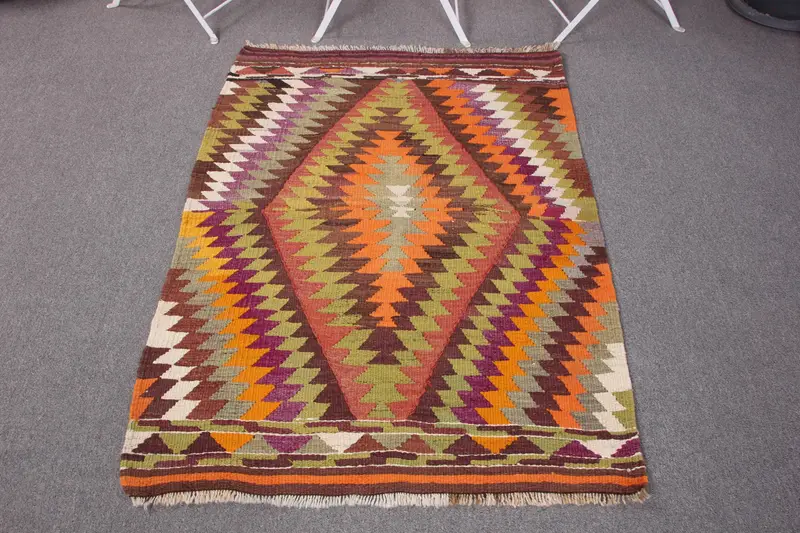 ハンドメイドのオレンジラグ、3x4フィート、グリーンアクセント付き