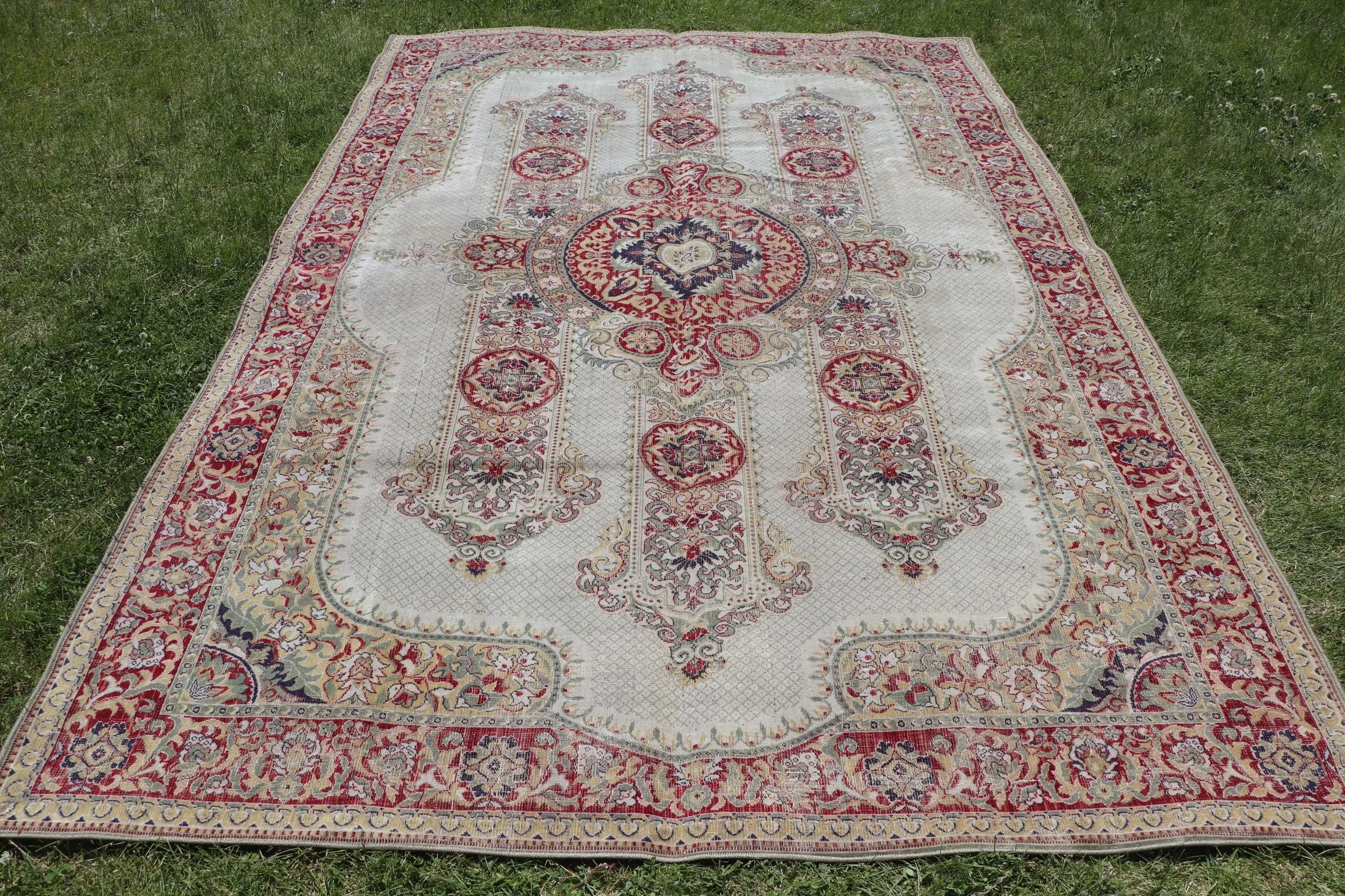 Türk Halısı 6.3x9.4 ft, Kırmızı Beyaz Çiçekli Yün Vintage Halı - 1