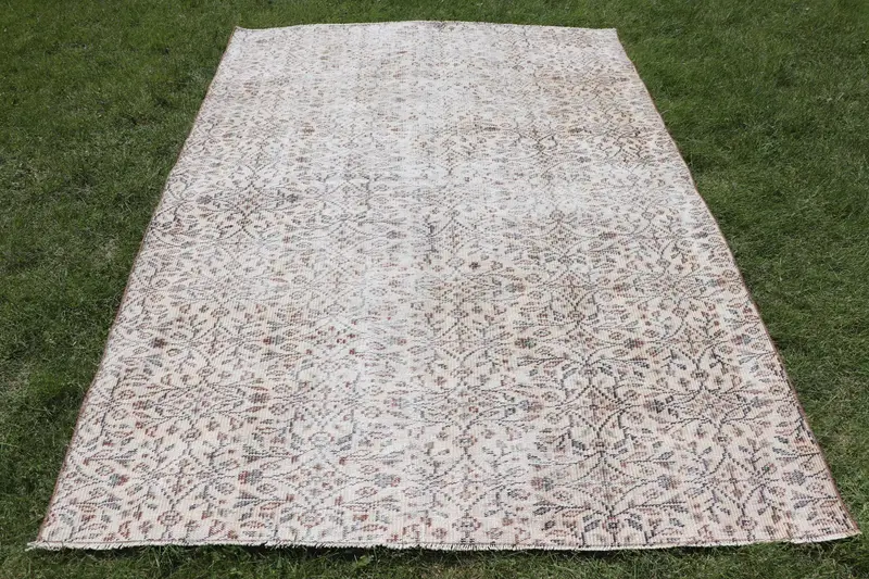 Eleganter beige-brauner Teppich, 5,2 x 7,3 Fuß, floral und geometrisch