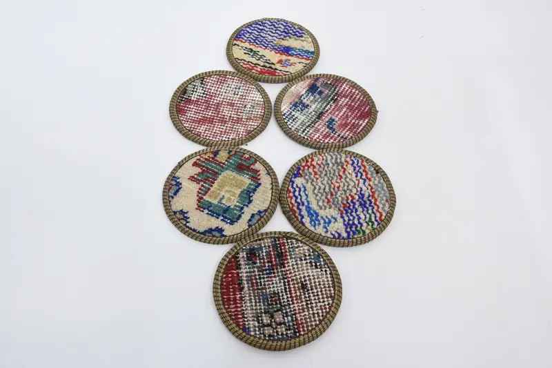 Elegantes Untersetzer-Set in Beige und Bronze, langlebige Teppichuntersetzer