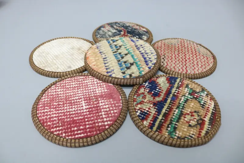 Rot-weißer Untersetzer, einzigartiger runder Teppichuntersetzer