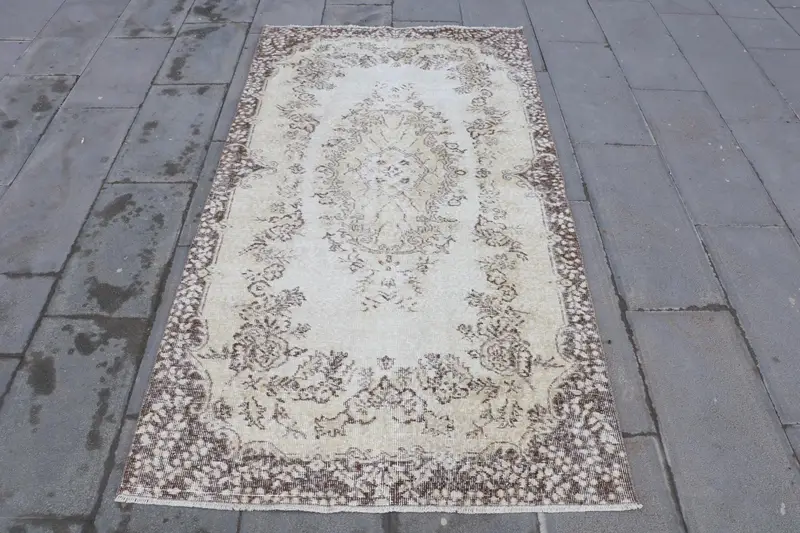 エレガントなベージュ&ブラウンラグ、3.6x6.8フィート花柄&幾何学模様