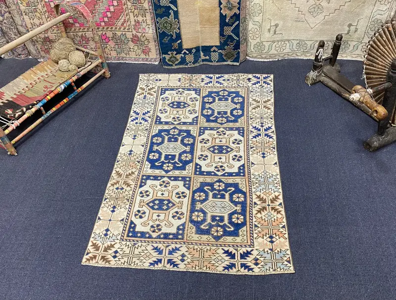 Blue Floral Rug, 2.8x4.4 ft Elegant Home Decor